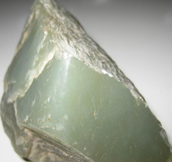 和田玉籽料与山料的区别,和田玉籽料和山料的区别