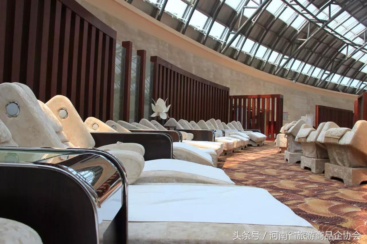 冬天泡温泉暖心还暖身等你来泡,泡温泉祛湿最佳季节