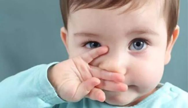 打喷嚏流鼻涕小妙招过敏性鼻炎,缓解过敏性鼻炎喷嚏流涕