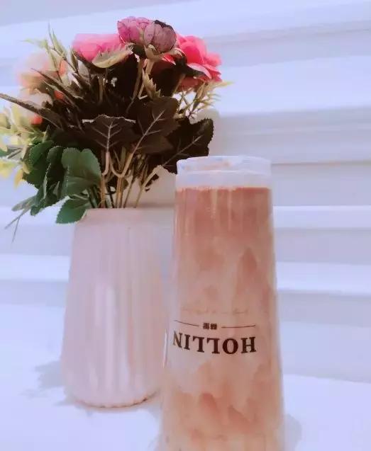 广州奶茶店被挤爆,奶茶店被挤爆