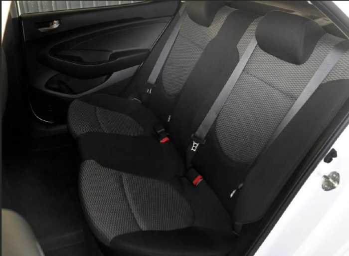 现代瑞纳04年款出厂价,北京现代瑞纳二手车四万左右