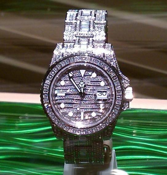 对比香港太子、东方、英皇等表行的特色，港表行能盈利多少