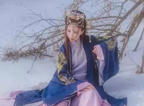 一见钟情诗词,有一种缘分叫一见钟情歌曲