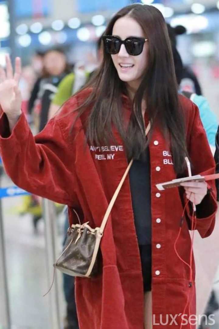 lv女士包推荐款爆款,lv全球官网比价