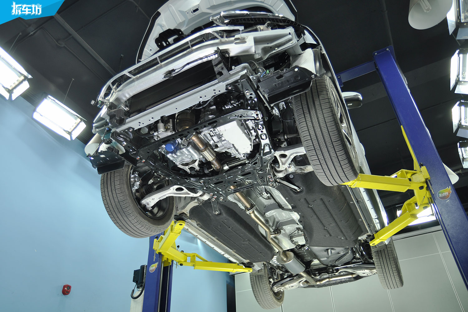 大冰块拆解本田冠道视频,本田urv与冠道对比拆解