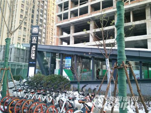 实探合肥百大鼓楼商厦高新店地铁开通促商圈不断升级