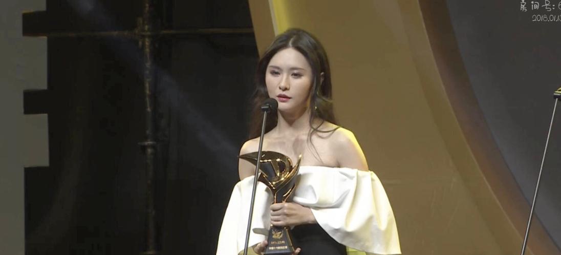 陈一发试了两天的衣服被吐槽太丑,但颜值和唱功真的比提莫阿冷好