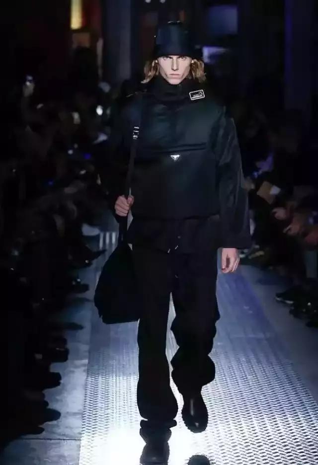 米兰时装周惊艳作品,米兰时装周高燃片段