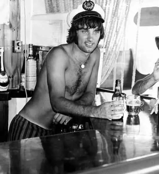 足球生涯详细讲解,足球运动员职业生涯统计