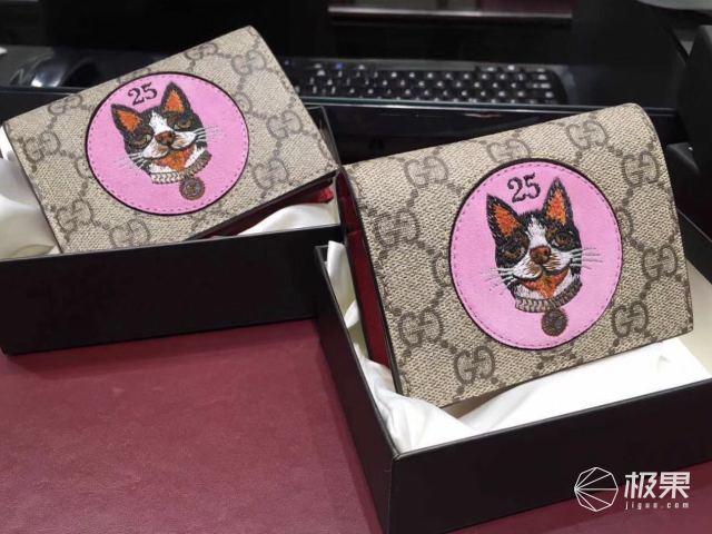 十大奢侈品狗年限定,最值得入手的狗年特别款