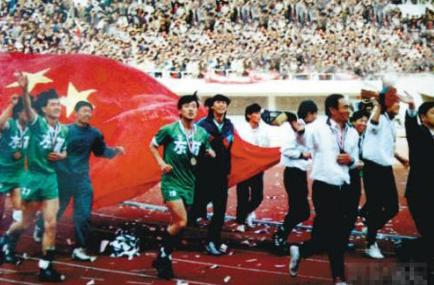 辽宁东药足球队当年技战术打法,辽宁东药队十连冠视频