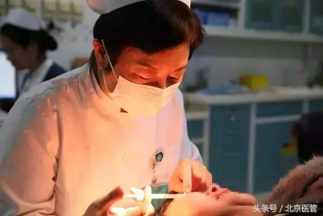 左眼跳财右眼跳灾医生给出正解,左眼跳财右眼跳灾怎么治