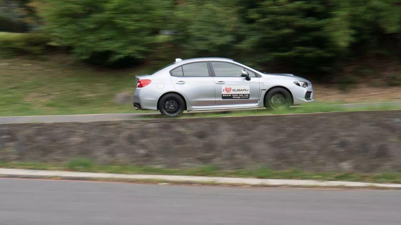 斯巴鲁翼豹2011款2.5twrxsti,斯巴鲁翼豹wrx测试