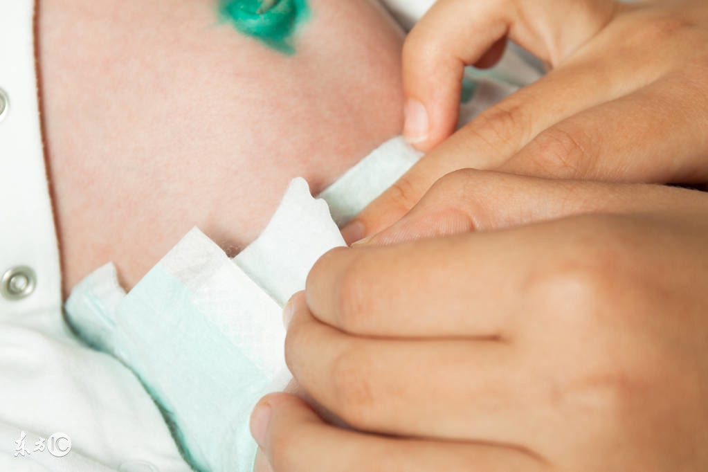 这4个小动作会让宝宝越长越丑,对宝宝伤害大的四件事