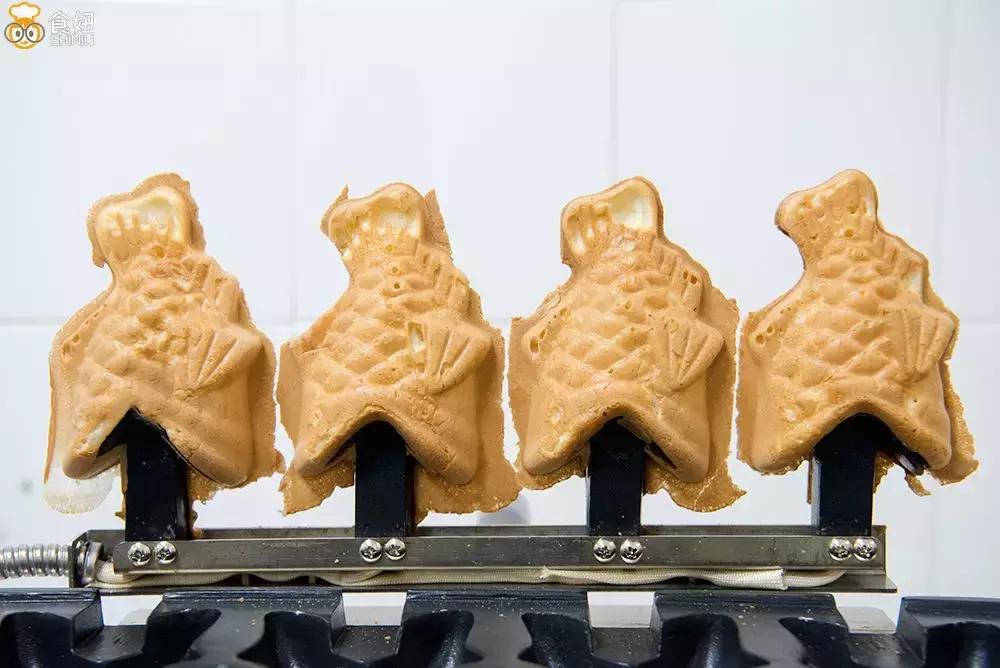 别等下课了,现在就带你去吃抹茶火锅