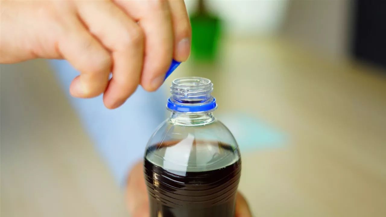 可乐里加入食用盐妙招,可乐加盐能成什么样