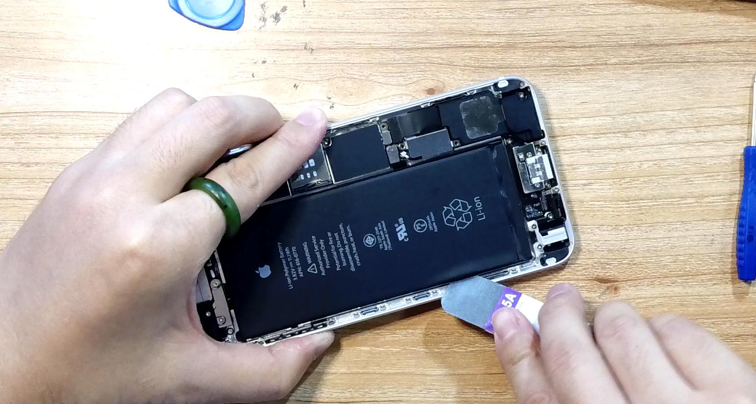 iphone6的电池怎么换,新手可以自己更换手机电池