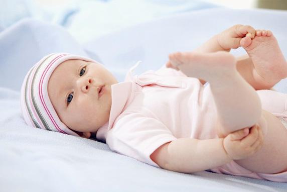 宝宝长痱子宝妈需要忌口吗,宝宝长热痱子跟妈妈饮食有关吗