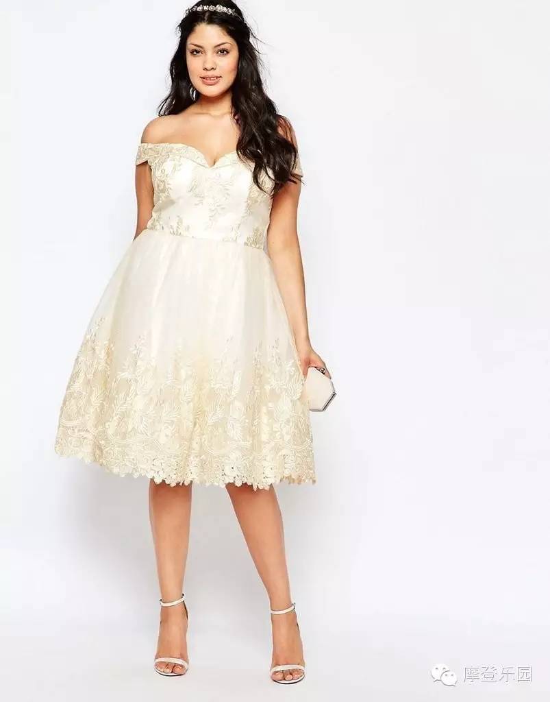 两地办婚礼可以穿两次婚纱吗,婚礼可以穿露脚的婚纱吗