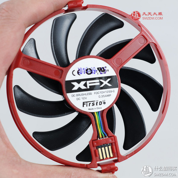 讯景rx5804g黑狼显卡,讯景r9370x4g显卡尺寸