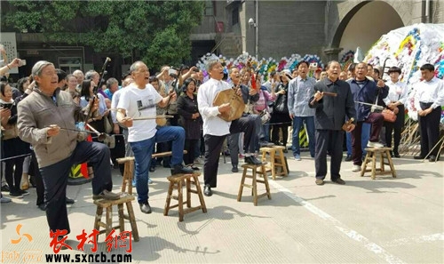 “陈忠实老师是发现华阴老腔这匹千里马的伯乐”