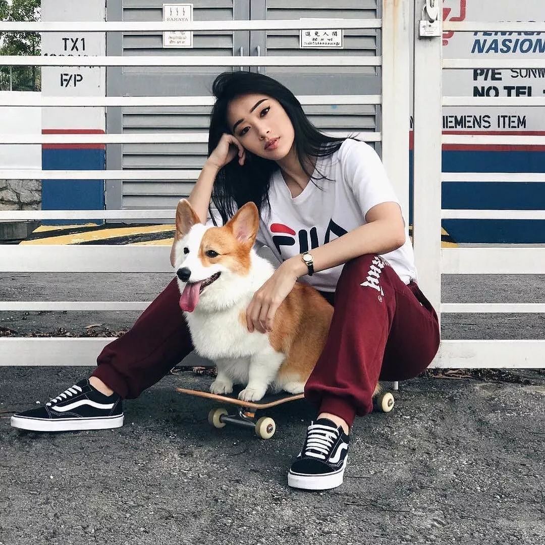 “后来才知道，她为什么送了我一双绿色的NikeSB”