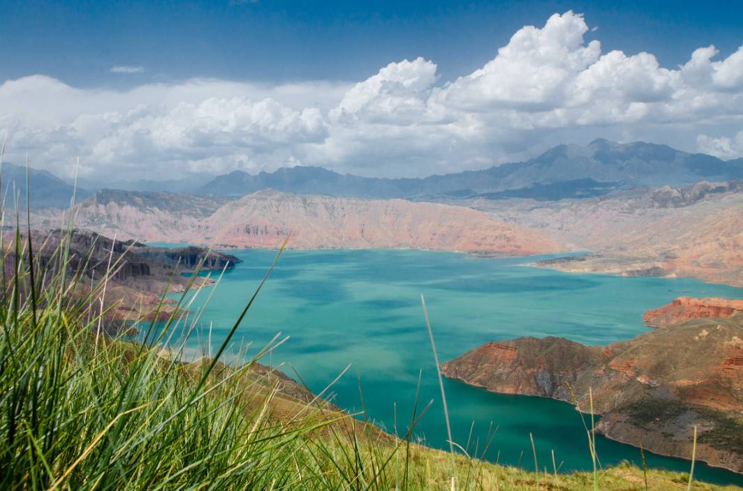 盘点6条值得一去的绝美路线,中国适合自驾旅行的45条路线