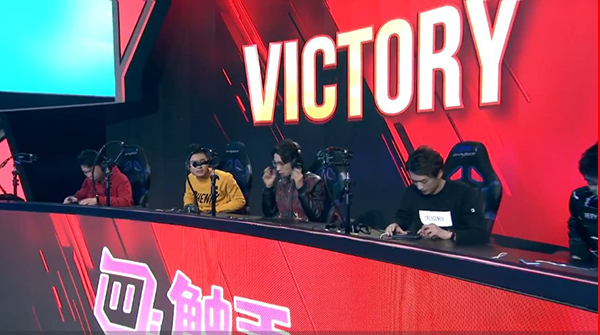 电子竞技靠实力,国服第一韩信辅助小姐姐