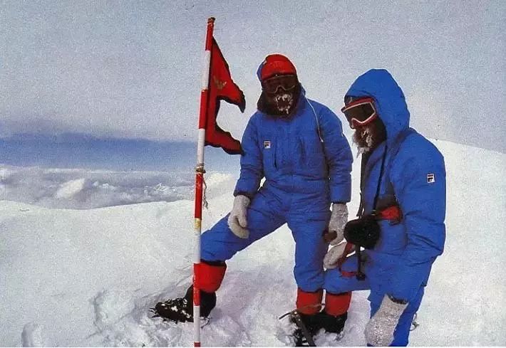 来，考考你｜知道李宇春膝盖上绑着的东西叫什么吗？