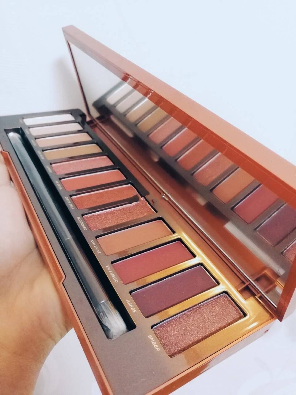 橘色眼影怎么选择色号,适合秋冬的淡橘色眼影