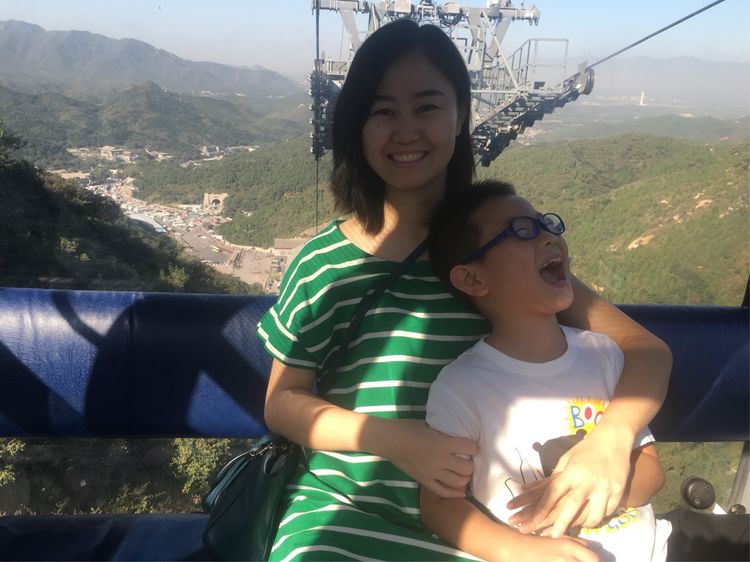 和小屁孩们一起出去玩的视频,和小屁孩玩的一天