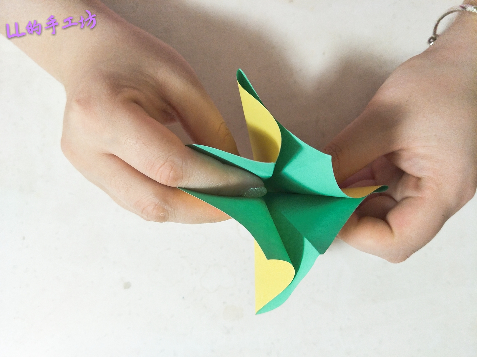 纸折的蝴蝶结教程,蝴蝶结怎么折出来简单又美丽