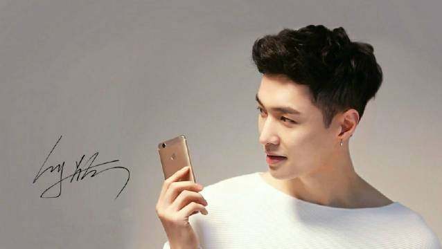 为什么吴亦凡、angelababy、胡歌不用苹果，却用这些手机发微博