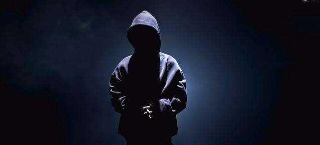 王者荣耀:斗鱼新一哥骚白简介,年仅17岁,曾拒绝*牙虎**亿元签约