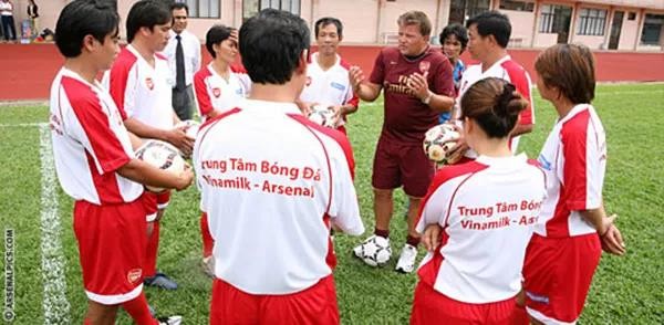 越南足球挑衅国足,越南足球走下神坛