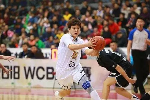 这位北大研究生无限接近女篮国家队*疆新**球迷认为她最美