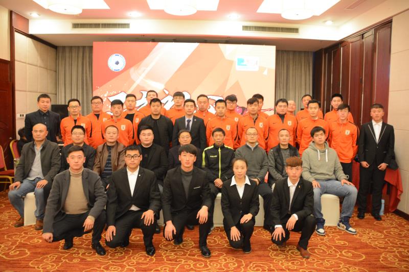 *安泰**业余足球颁奖，学生球员当选MVP，最佳裁判员是他