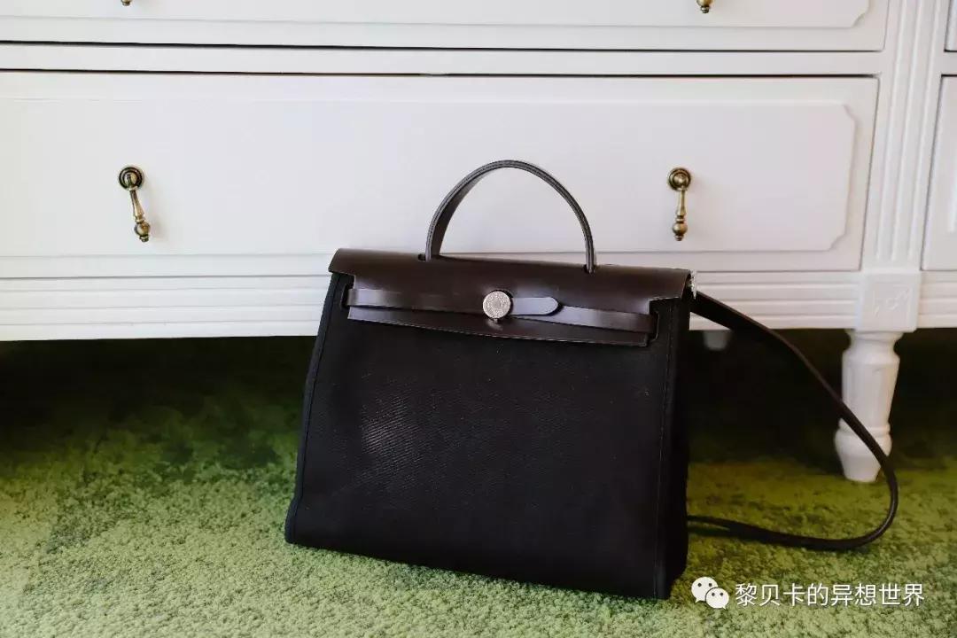 从上百只包里，她们精挑细选了这9只最爱的年度好包