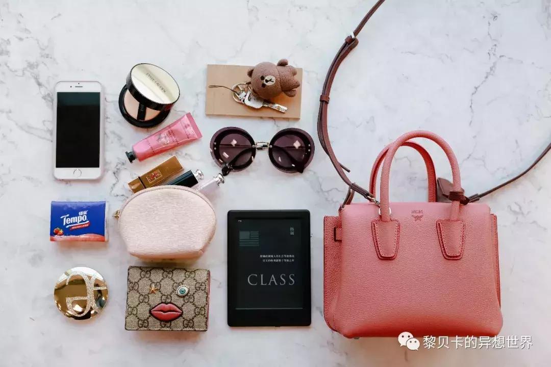 从上百只包里,她们精挑细选了这9只最爱的年度好包