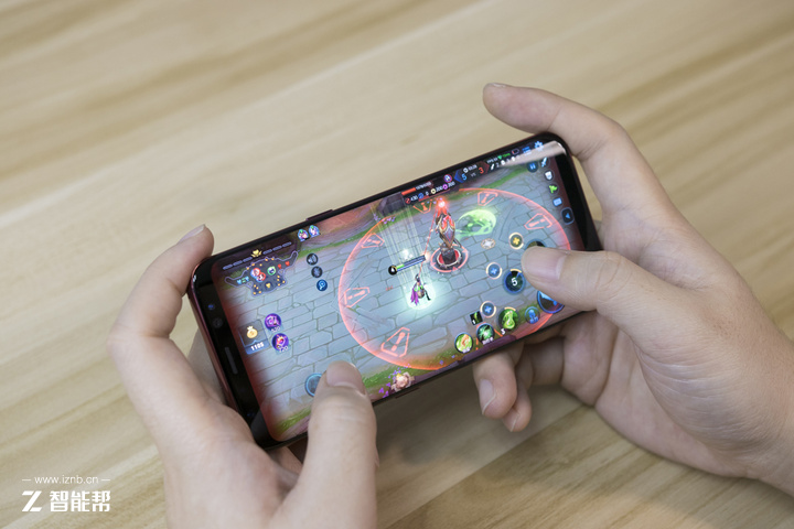 三星galaxys8还值得买吗,三星galaxys8勃艮第红