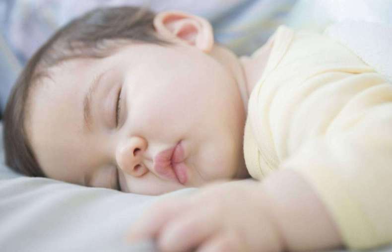 睡前跟宝宝做的三件事,做好睡前准备让宝宝睡得更香