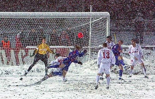 亚足联：常州决赛暴雪，绿色棉大衣或将成为越南球迷的装备！