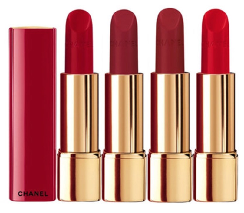 新年必备的彩妆产品有什么,今年彩妆流行什么颜色好看