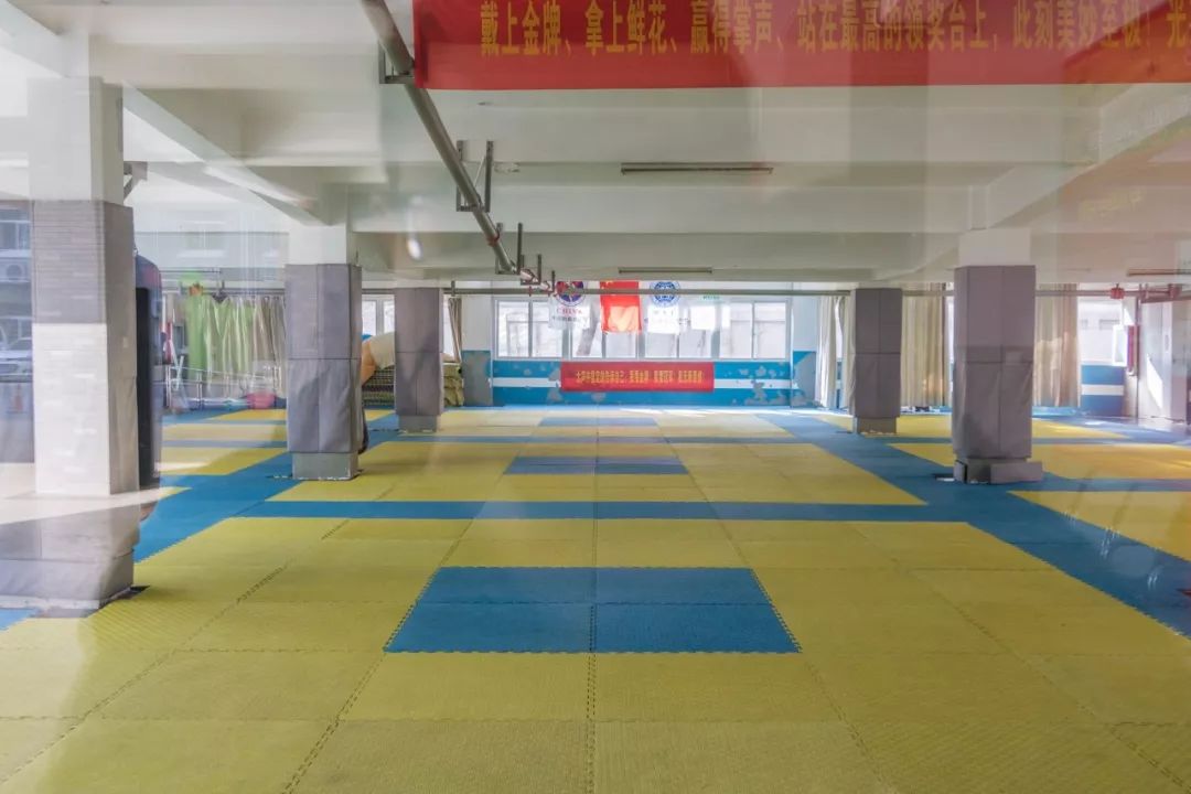 南京这所中学500元建校，出了2位世界冠军，最擅长的却是买买