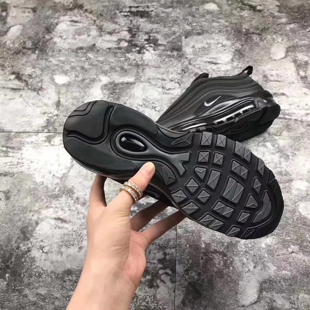 nikeairmaxzephyr评测,nikeairmax97经典新款纯原子弹头