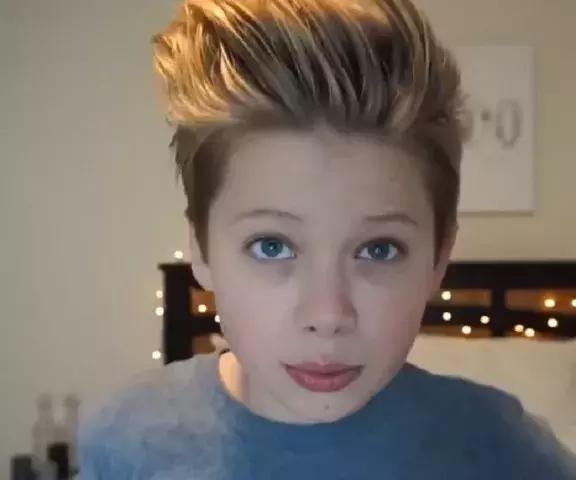 儿童一步一步教你学化妆,小孩一步一步教你学化妆