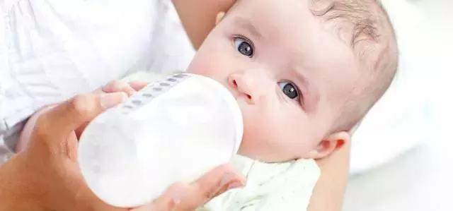 宝宝不认母乳怎么办,宝宝不接受新奶瓶怎么办