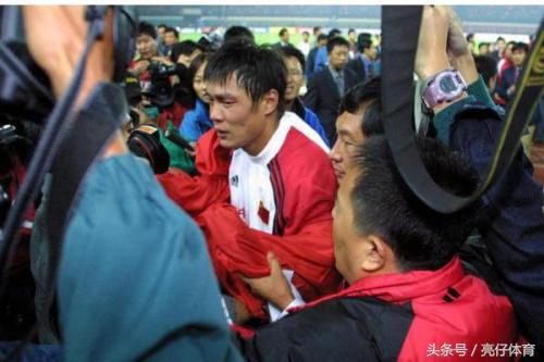 中国首位亚洲足球先生实力远超现役国脚有他的日子球迷好幸福!