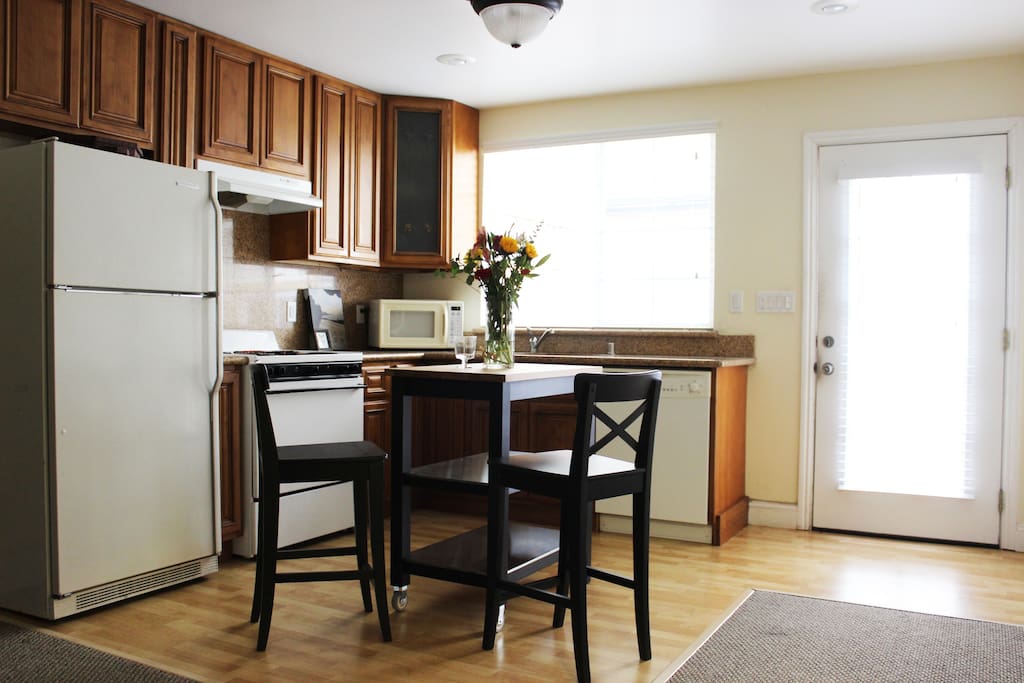 跟合肥闺蜜合租60平公寓，简单改装很温馨，房东看了竟免一月房租