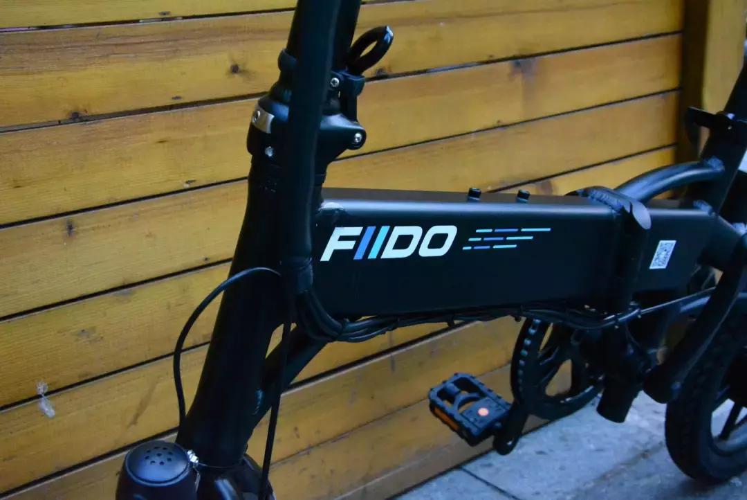 比小米好电动车,正步折叠电动自行车测评